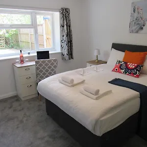 https://the-cambridge-suites-tas-accommodations.cambridgehotelsuk.com