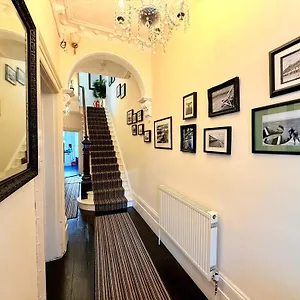https://the-hedley-townhouse-bb.tophotelsbath.com